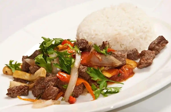 Lomo saltado: A fusão perfeita de sabores