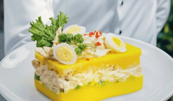 4. Causa rellena: Frescor e sabor