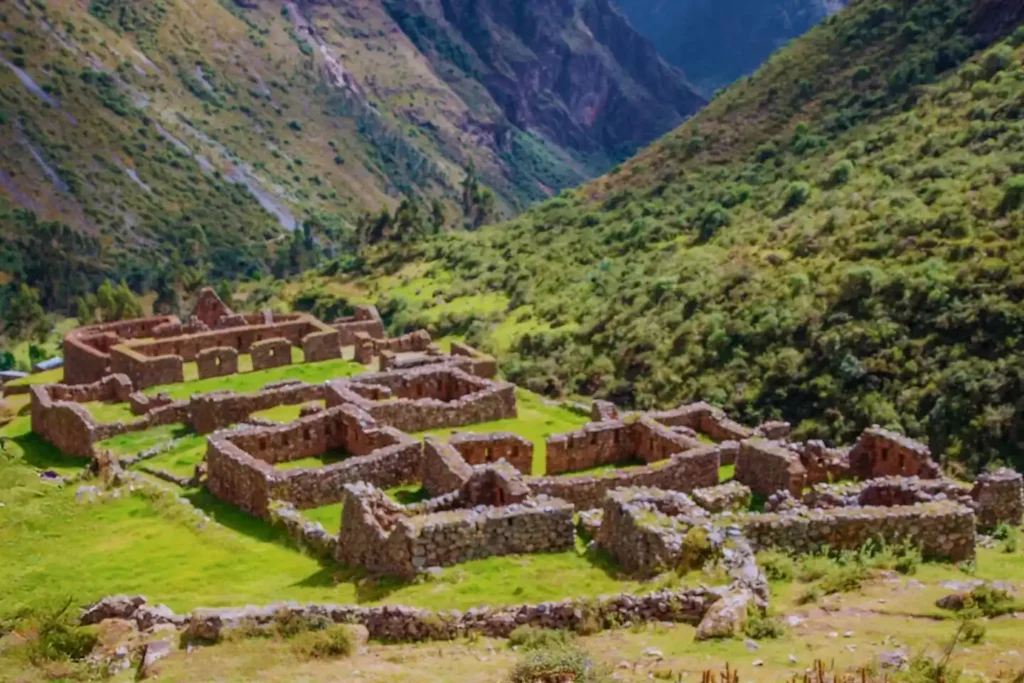 Sítios arqueológicos no caminho Inca de Machu Picchu