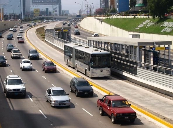 Mobilidade ao avaliar se é seguro viajar para o Peru hoje
